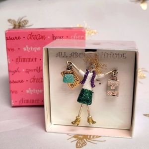 FUN ACCESSORY PIN